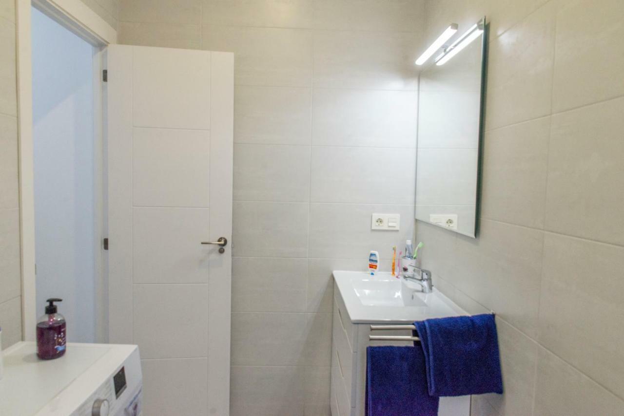 Apartamento Cerca De La Playa Y El Centro Valencia Bagian luar foto